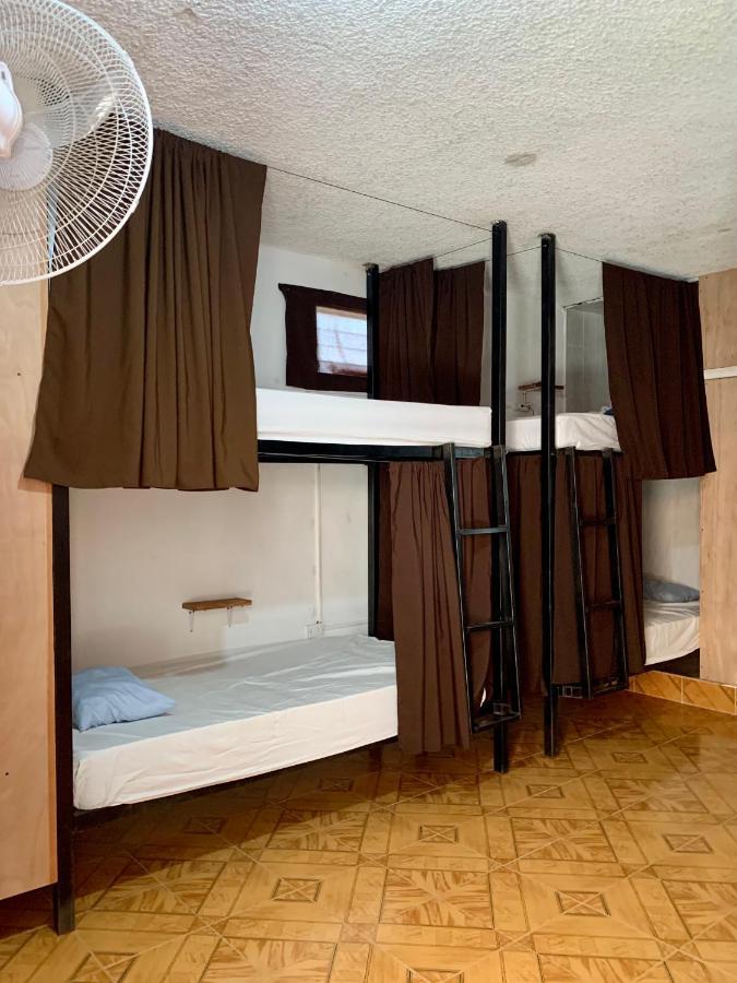 Spanglish Hostel Valladolid  Bagian luar foto