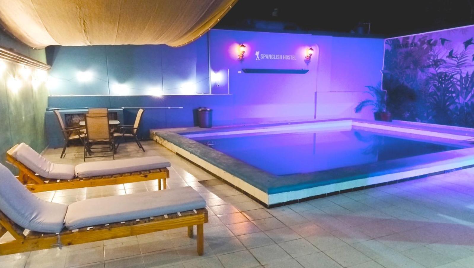 Spanglish Hostel Valladolid  Bagian luar foto